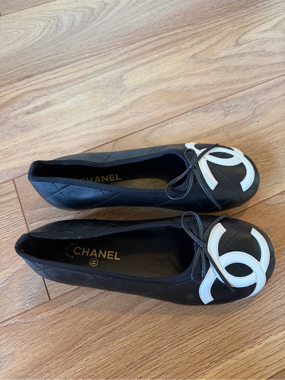 New Season Chanel Black Leather Quilted Ballet Flats - Picture 2 of 4